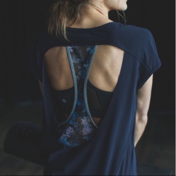 Lululemon If You’re Lucky tee size small - Picture 5 of 6